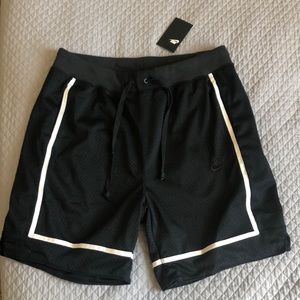Black Nike shorts